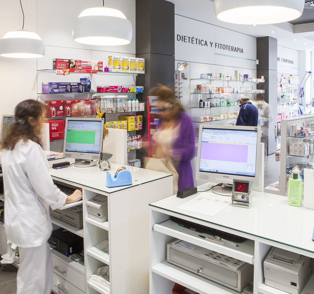 Proyecto de arquitectura contract | Farmacia Salanova 6