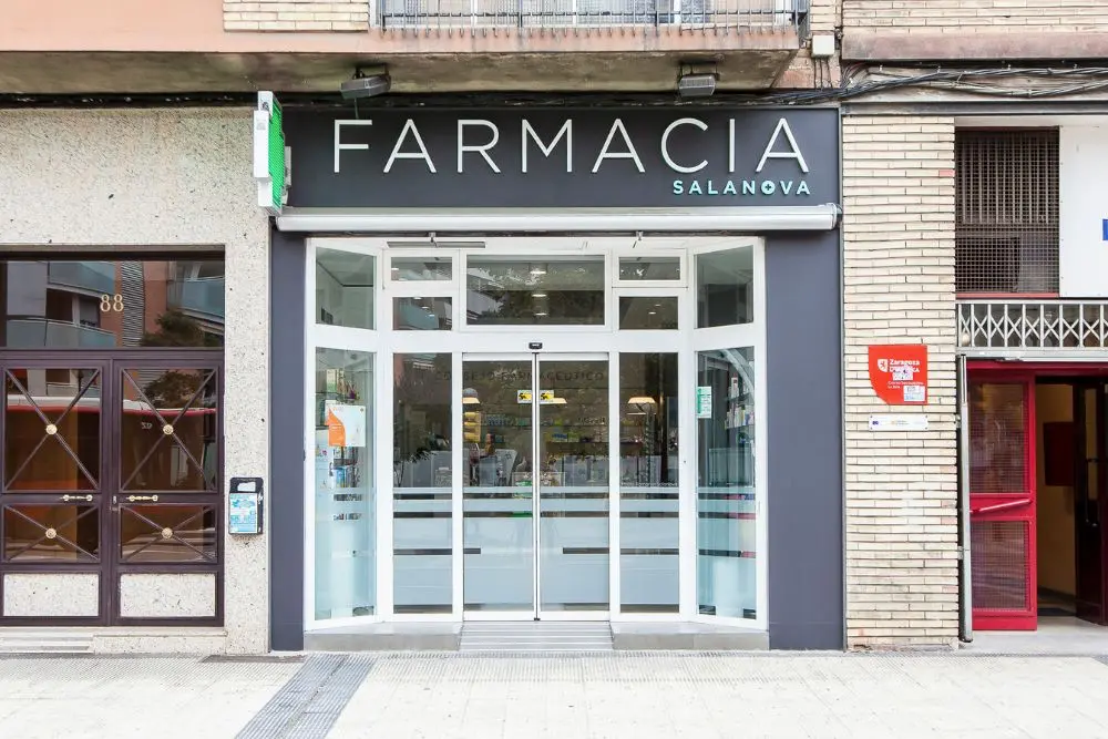 Proyecto de arquitectura contract | Farmacia Salanova 1