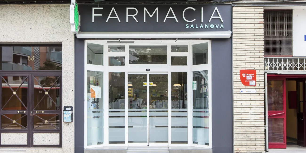 Interiorismo en comercios - Farmacia Salanova 1