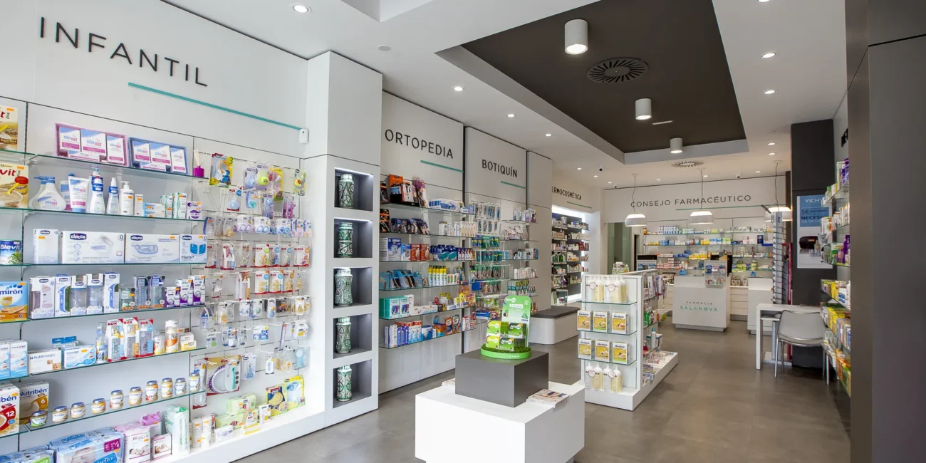 Interiorismo en comercios - Farmacia Salanova 2