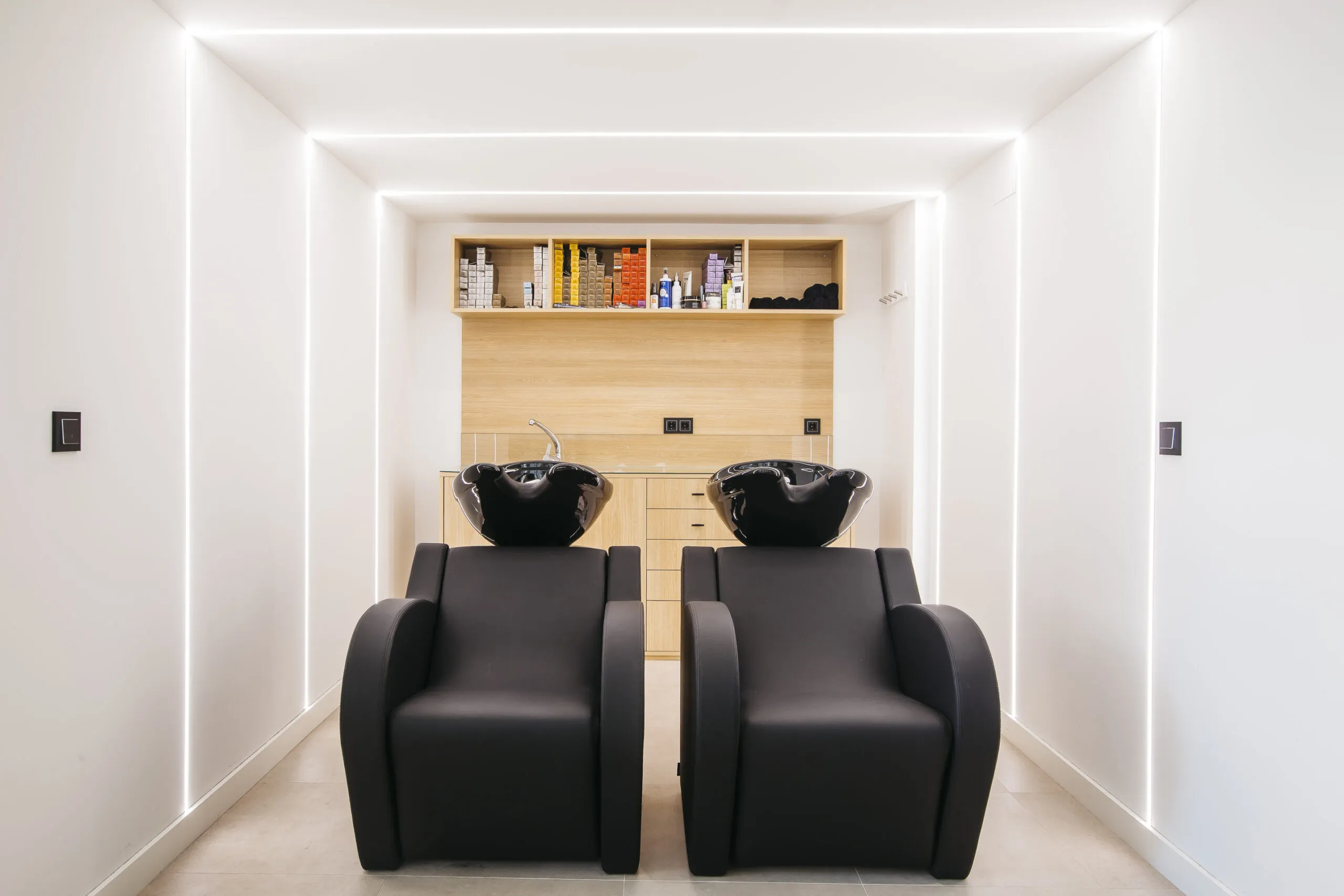 Interiorismo en comercios - Peluquería en Pamplona 4