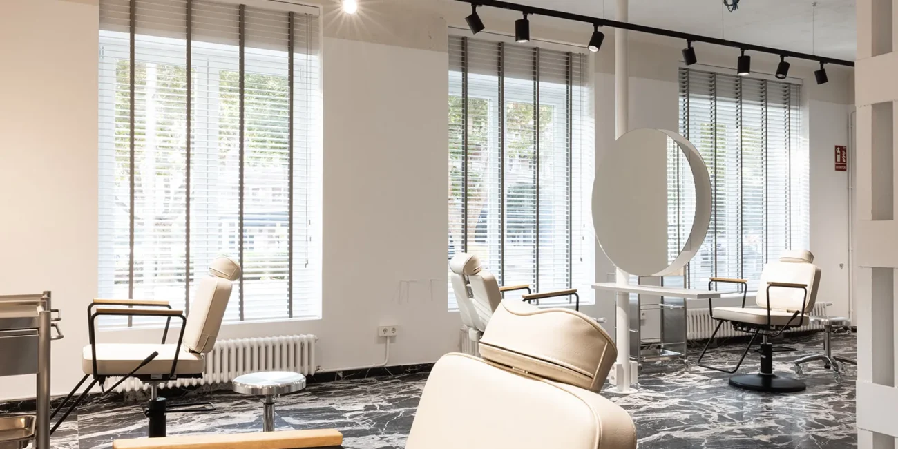Interiorismo en comercios - Peluquería en Zaragoza 7