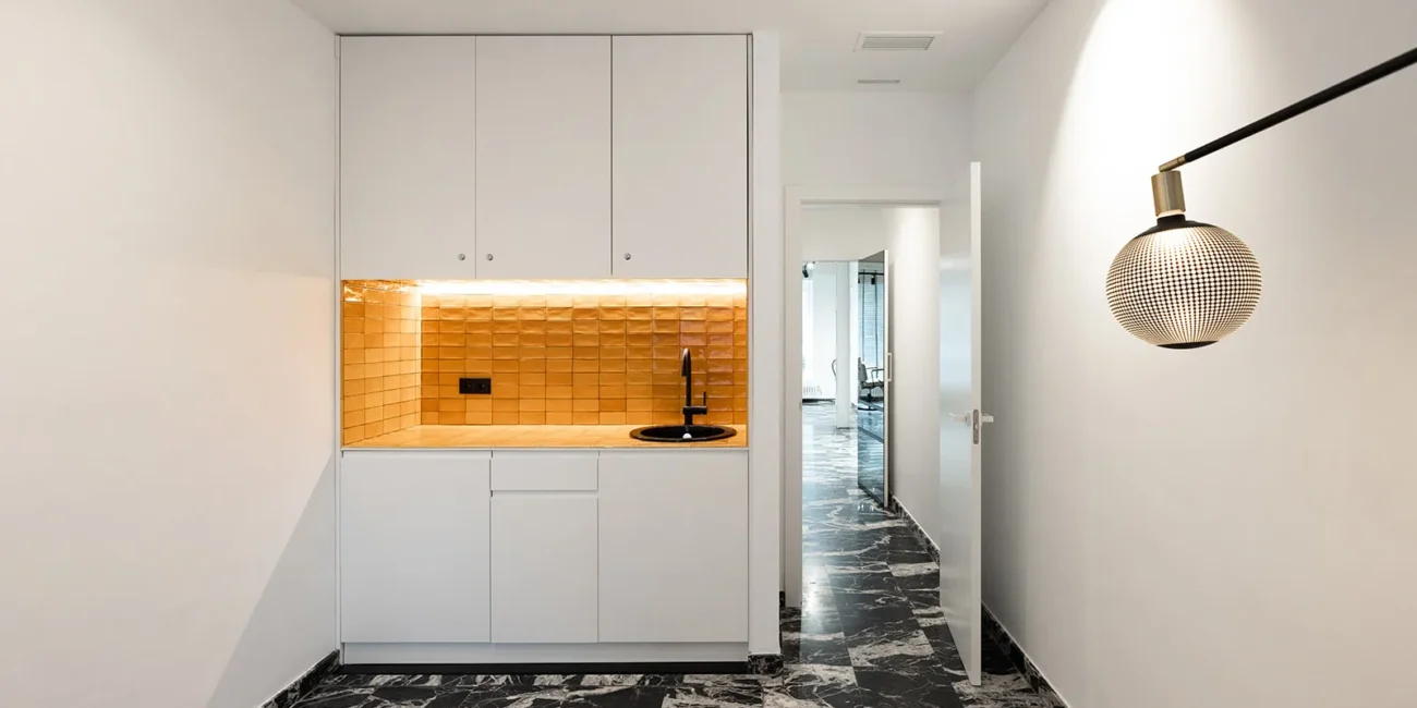 Interiorismo en comercios - Peluquería en Zaragoza 11