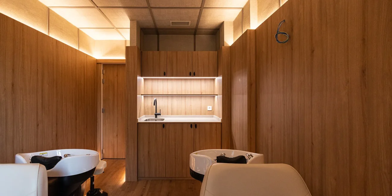 Interiorismo en comercios - Peluquería en Zaragoza 13