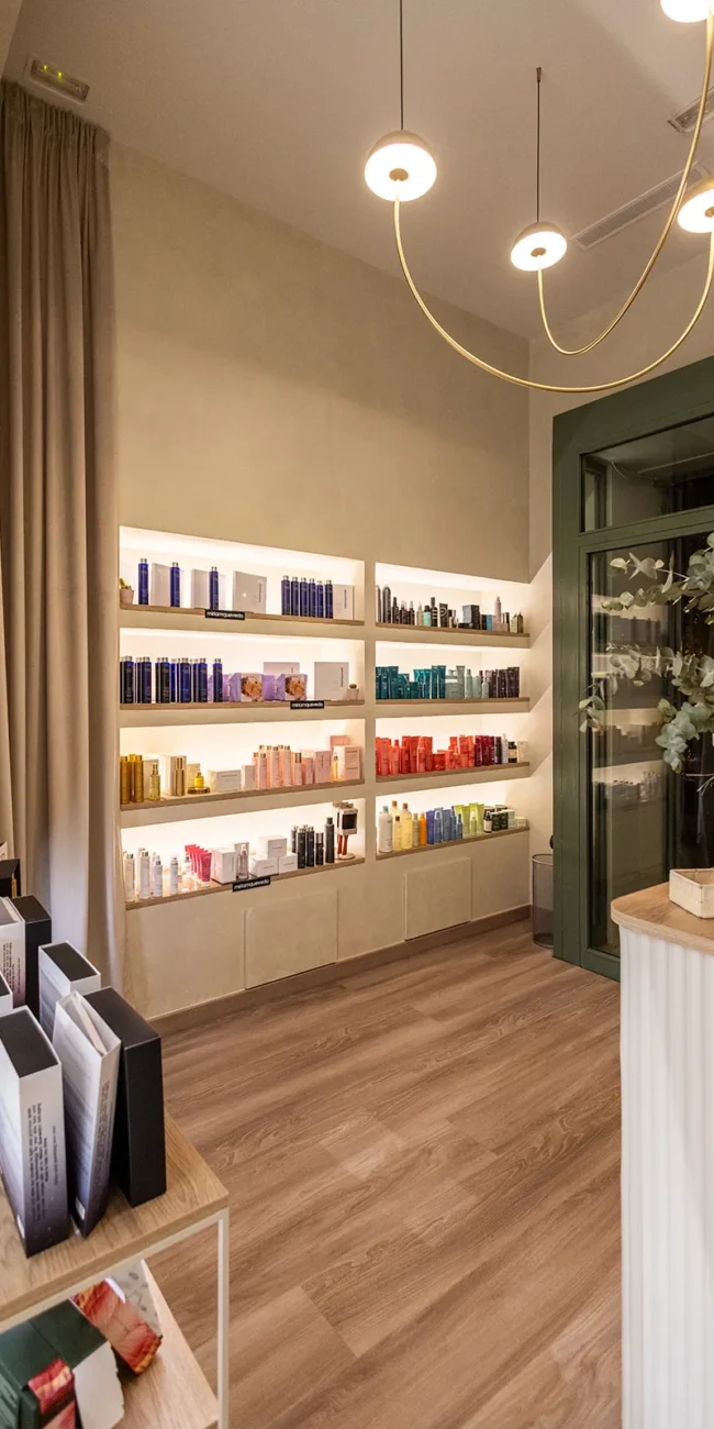 Interiorismo en comercios - Peluquería Laia Coiffeur 4