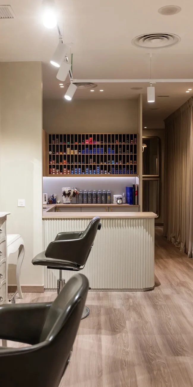 Interiorismo en comercios - Peluquería Laia Coiffeur 7