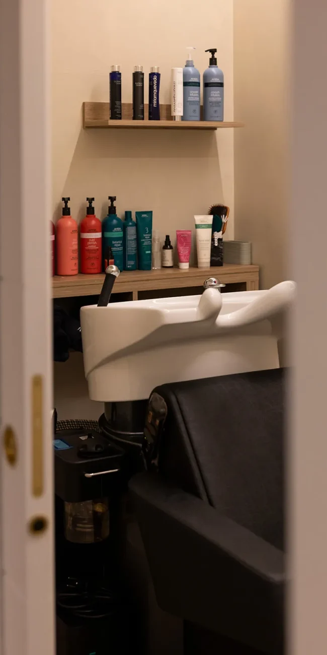 Interiorismo en comercios - Peluquería Laia Coiffeur 17