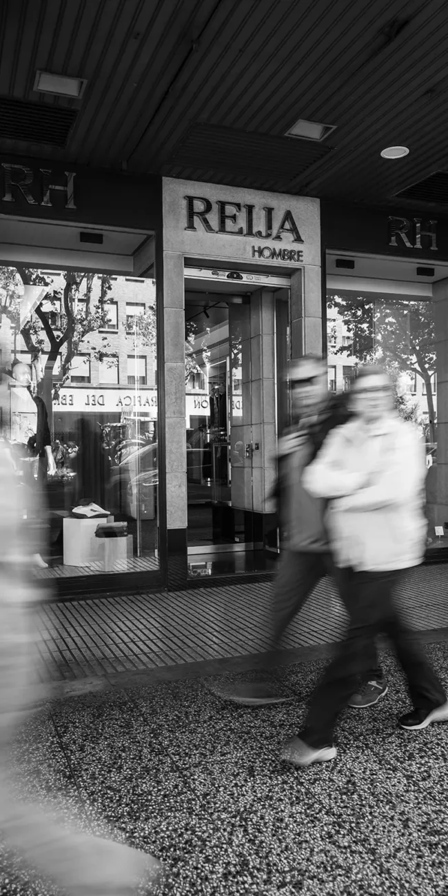 Interiorismo en comercios - Reija Hombre 16