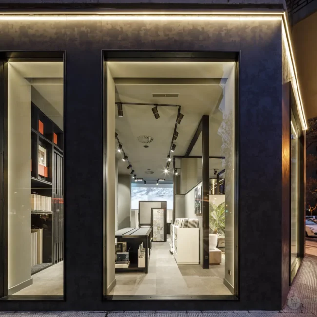 Interiorismo en comercios - Showroom Bagil 4