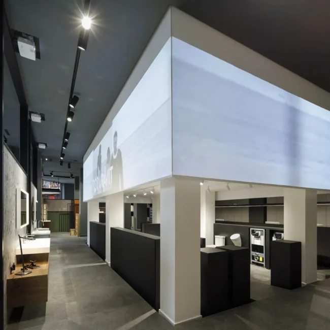 Interiorismo en comercios - Showroom Bagil 7