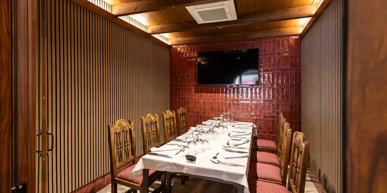 Interiorismo en espacios gastronómicos - Asador La Garnacha 8